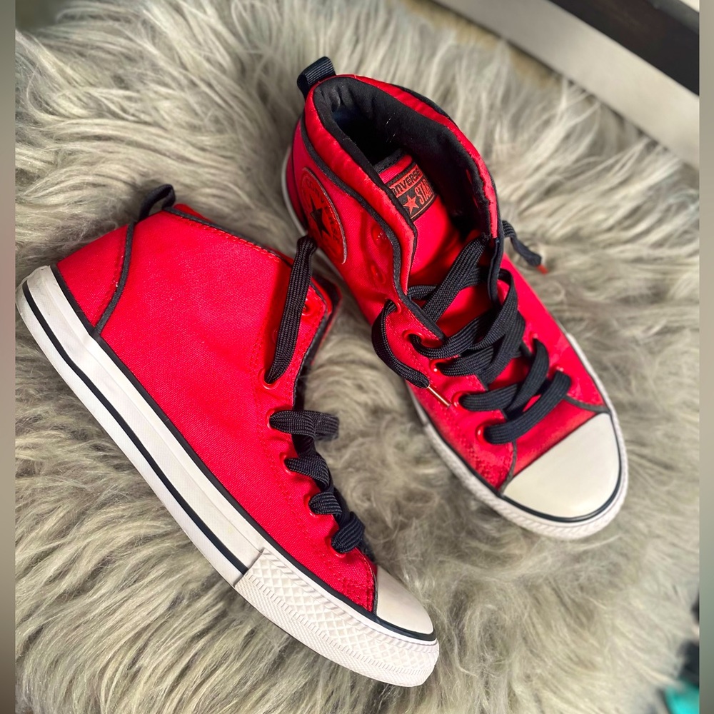 EUC Men’s Size 6 Converse!
